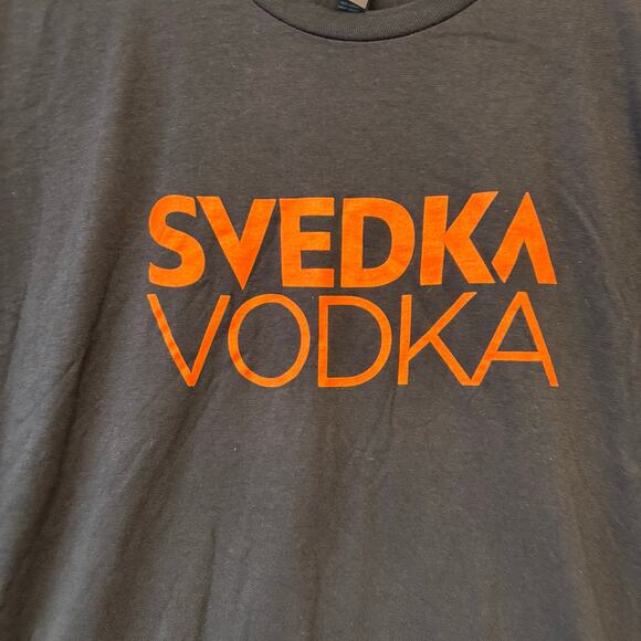 Svedka Vodka Promo T-Shirt Black Orange Graphic Tee Gildan XL Promotional Bar - Picture 2 of 8